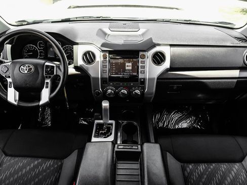 Used 2018 Toyota Tundra SR5 w/ SR5 Upgrade Package AWD/4WD image 10