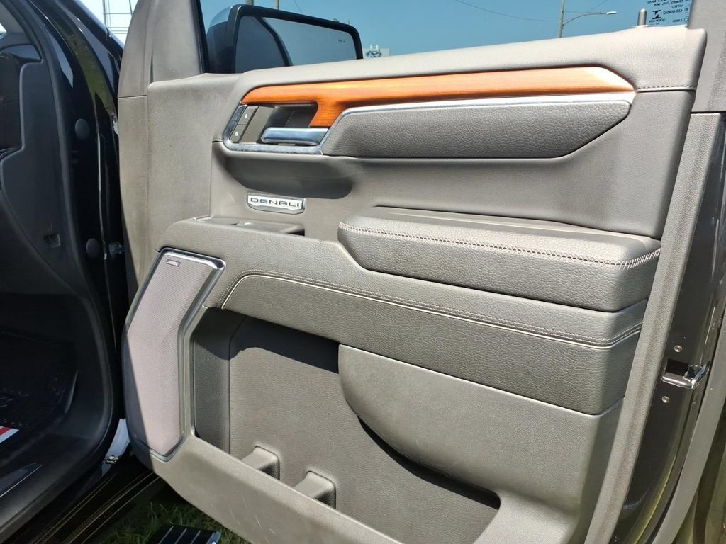 Used 2022 GMC Sierra 1500 Denali AWD/4WD image 13