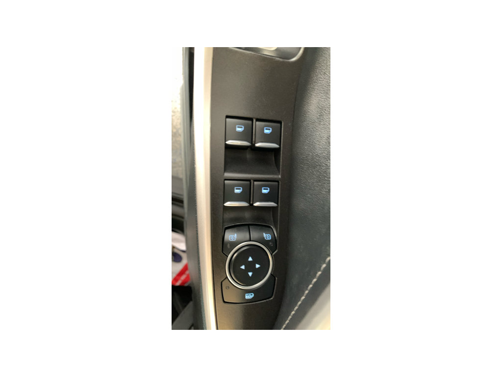 Used 2023 Ford Explorer XLT w/ Equipment Group 202A AWD/4WD image 31