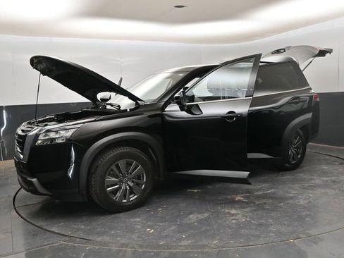 Used 2024 Nissan Pathfinder SV image 34