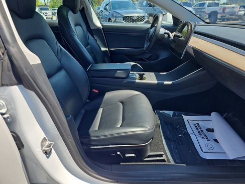 Used 2020 Tesla Model 3 Standard Range Plus RWD image 11