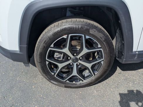 Used 2025 Jeep Compass Limited image 13