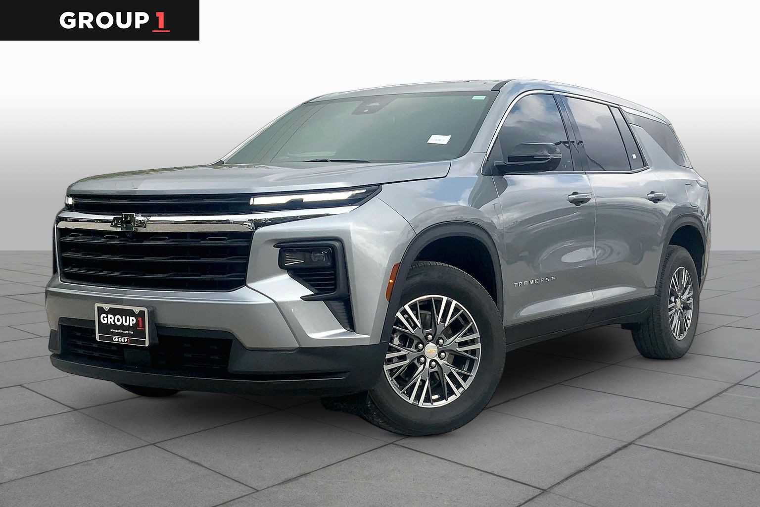 Used 2024 Chevrolet Traverse LS FWD image 1