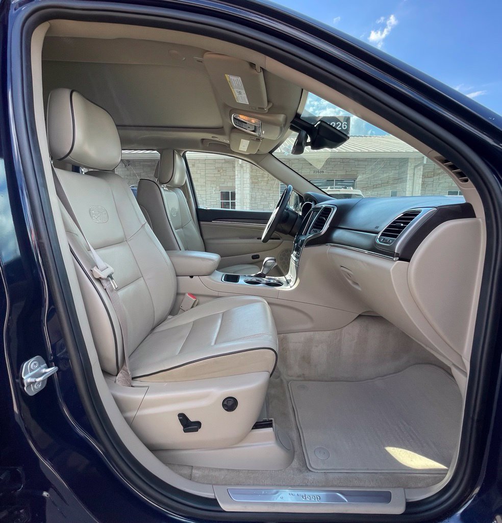Used 2018 Jeep Grand Cherokee Overland RWD image 28