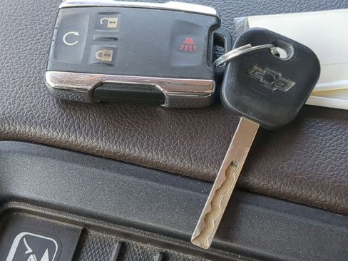 Used 2018 Chevrolet Silverado 1500 LTZ Z71 image 34