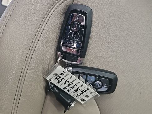 Used 2023 Lincoln Nautilus Standard image 34