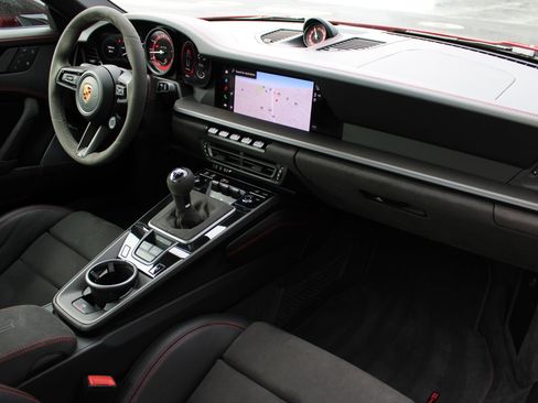 Certified 2022 Porsche 911 Targa 4 GTS image 25