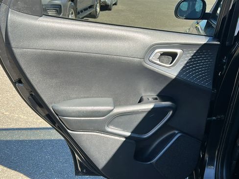 Used 2020 Kia Soul S image 19