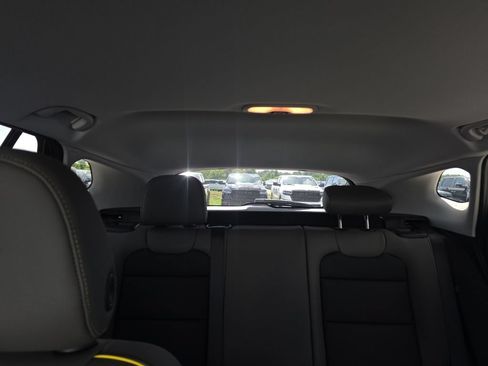 Used 2026 Chevrolet Trax ACTIV w/ Sunroof Package FWD image 17