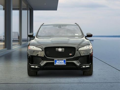 Used 2019 Jaguar F-PACE S image 9