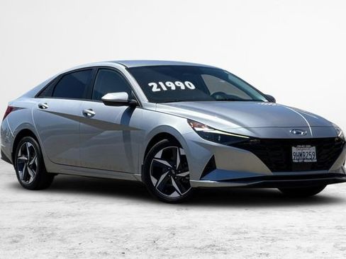 Used 2023 Hyundai Elantra SEL w/ Convenience Package FWD image 2