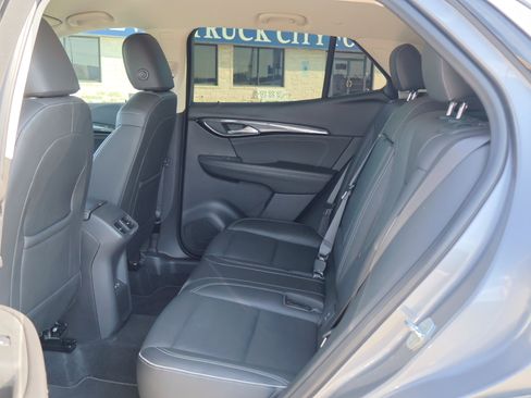 Used 2022 Buick Envision Essence w/ Safety Package image 39