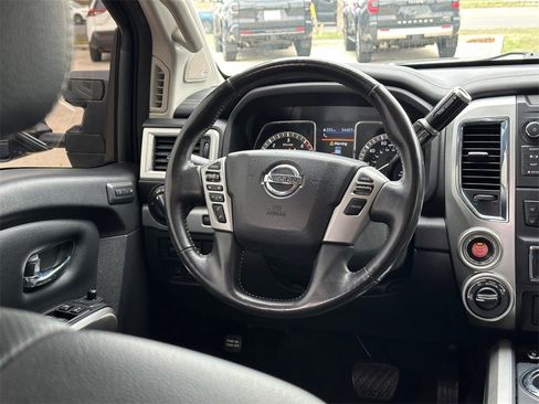 Used 2019 Nissan Titan PRO-4X w/ Pro-4x Convenience Package image 27