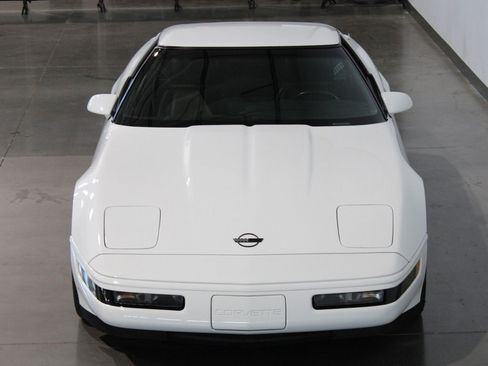Used 1992 Chevrolet Corvette Coupe RWD image 18