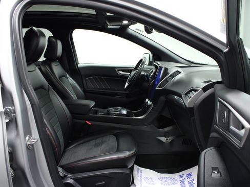 Used 2021 Ford Edge ST-Line w/ Class II Trailer Tow Package image 16