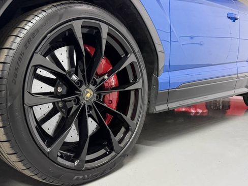 Used 2021 Lamborghini Urus AWD/4WD image 23