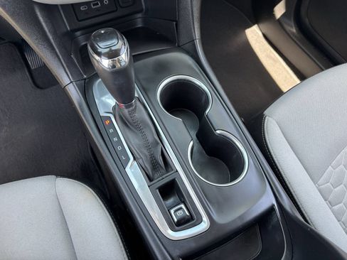 Used 2019 Chevrolet Equinox LT FWD image 24