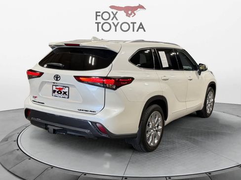 Used 2021 Toyota Highlander Limited image 6
