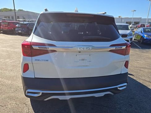 Used 2023 Kia Seltos S w/ Navigation Package AWD/4WD image 6