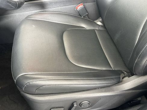 Used 2024 Kia Sportage EX FWD image 19