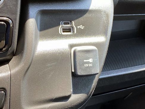 Used 2025 RAM ProMaster 2500 w/ U-Haul Equipment Group FWD image 18