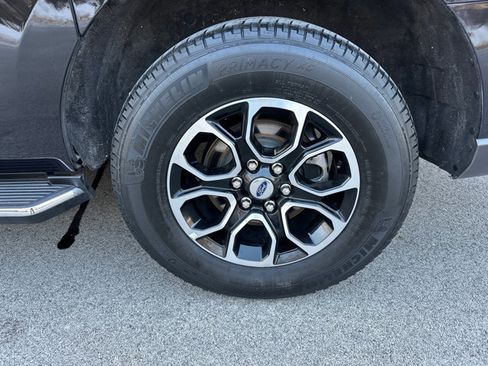 Used 2023 Ford Expedition Max XLT image 13