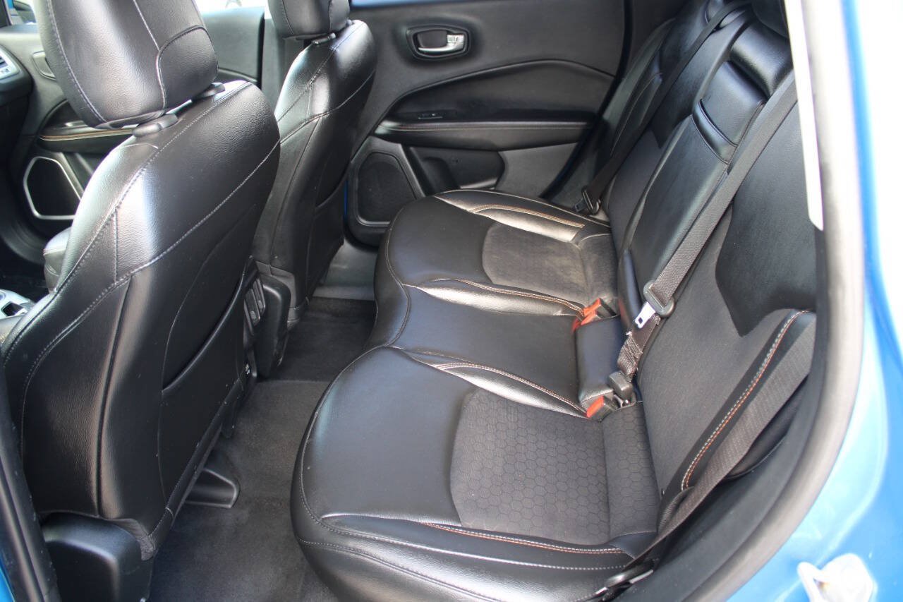 Used 2019 Jeep Compass Latitude AWD/4WD image 10