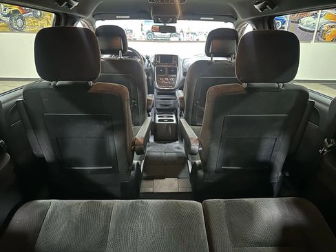 Used 2017 Dodge Grand Caravan SE image 26