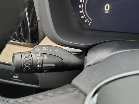 New 2026 Volvo XC60 B5 Ultra w/ Climate Package image 19