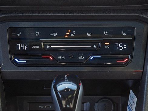 Used 2024 Volkswagen Tiguan SEL R-Line image 23