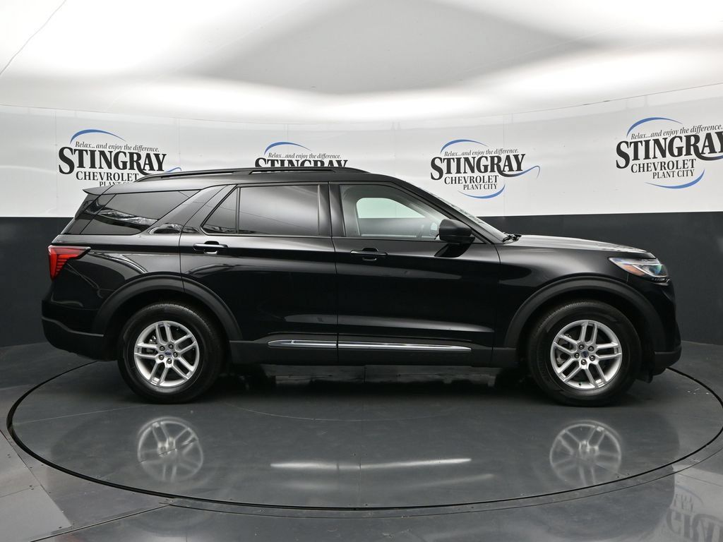 Used 2025 Ford Explorer Active RWD image 8