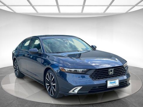 New 2025 Honda Accord Touring image 7