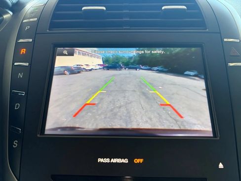 Used 2013 Lincoln MKZ FWD image 32