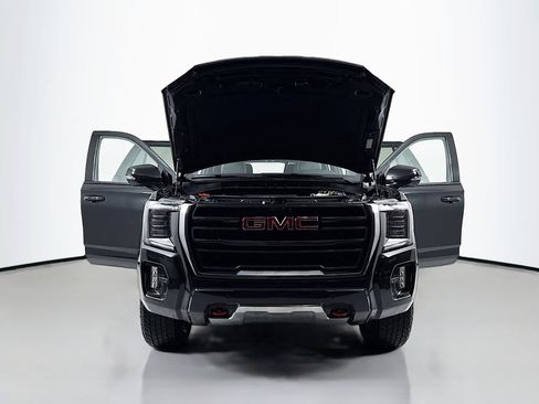Used 2022 GMC Yukon AT4 AWD/4WD image 11