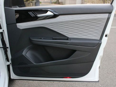 Used 2022 Volkswagen Taos S FWD image 26