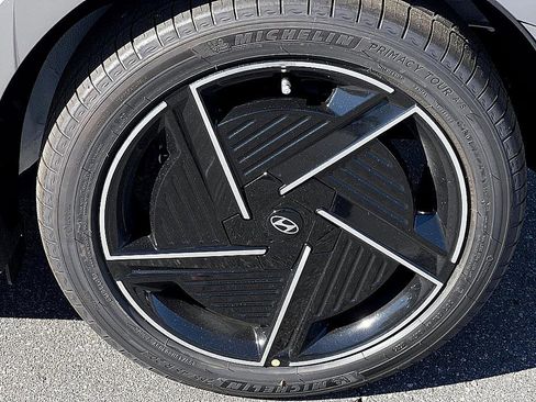 New 2026 Hyundai Ioniq 5 Limited image 5