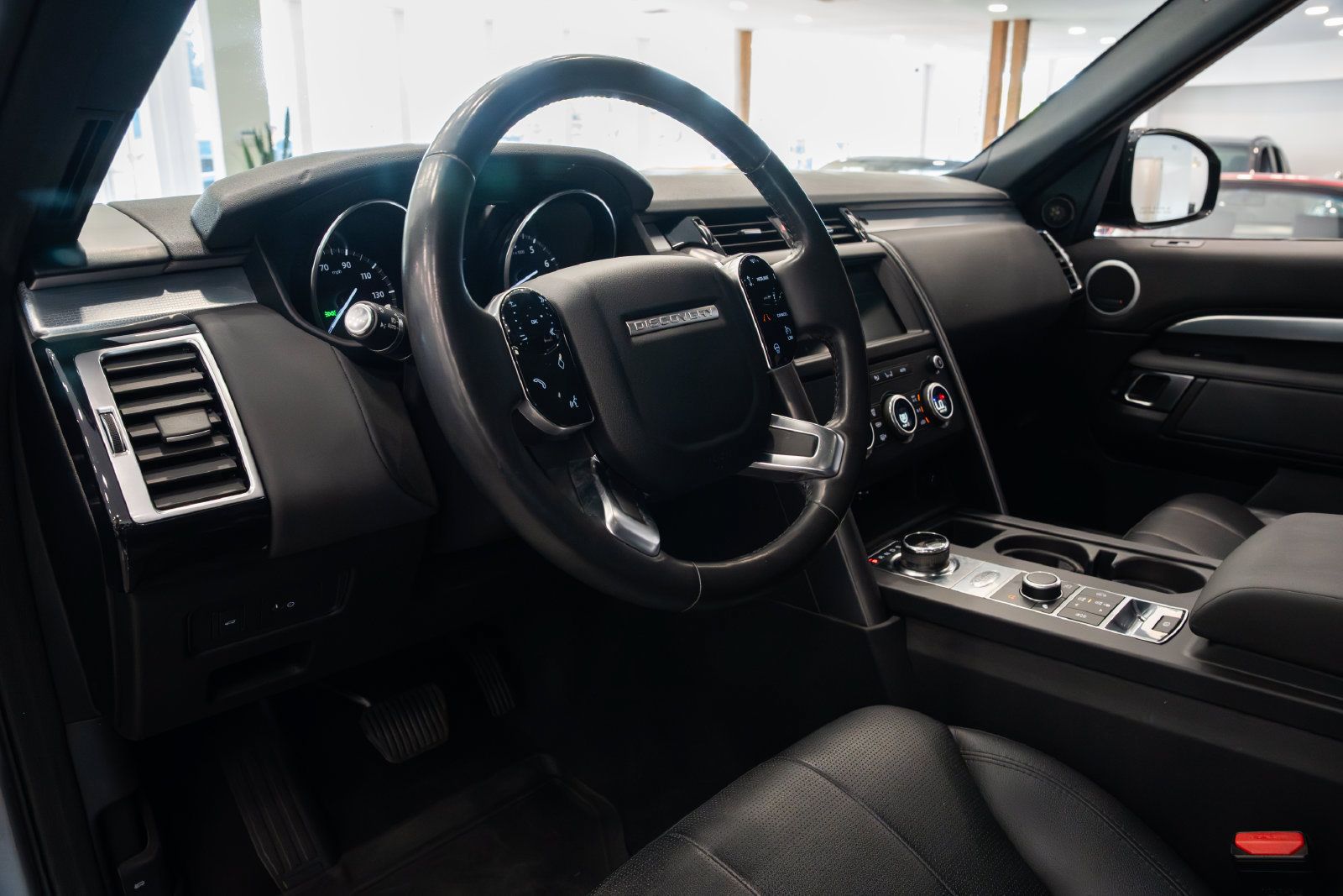 Used 2020 Land Rover Discovery Landmark AWD/4WD image 19