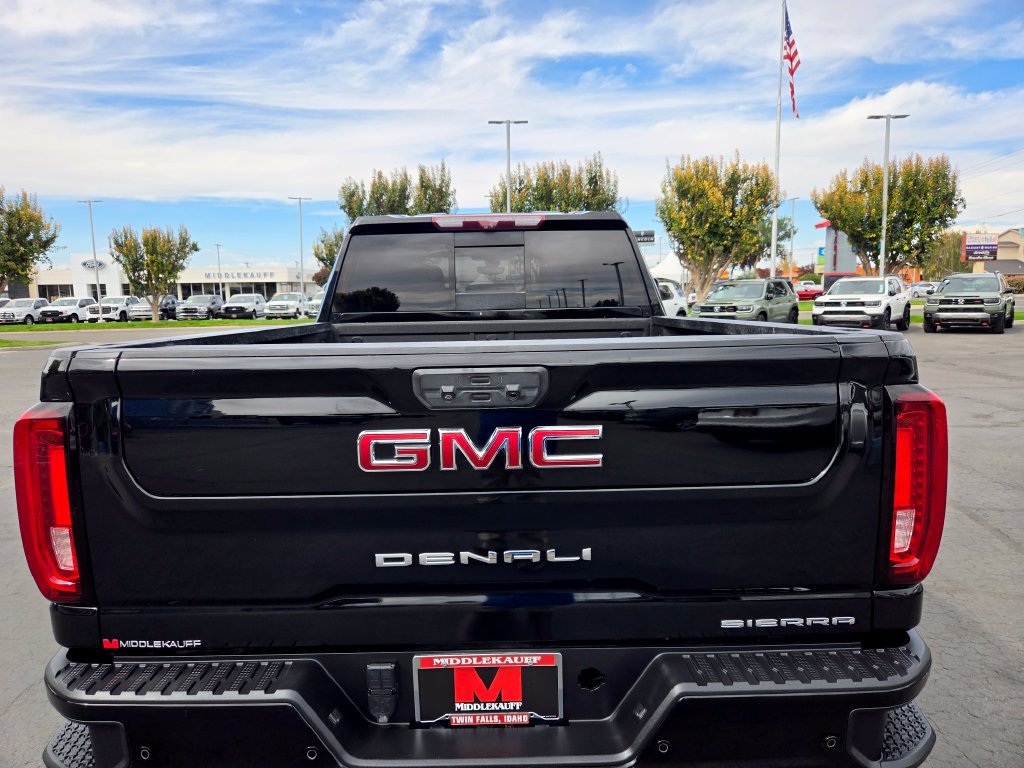 Used 2020 GMC Sierra 2500 Denali w/ Denali Ultimate Package AWD/4WD image 17
