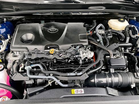 Used 2025 Toyota Camry SE image 10