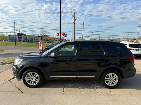 Used 2019 Ford Explorer XLT AWD/4WD image 7