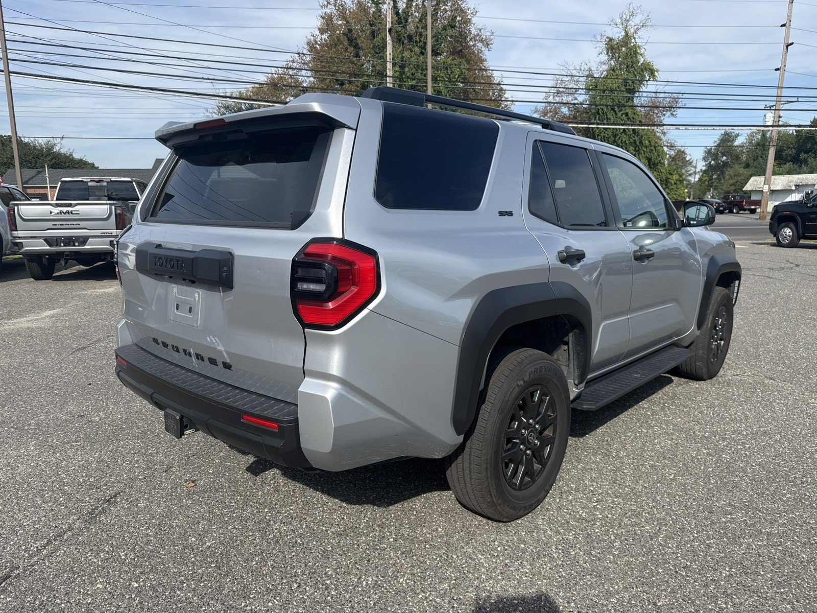 Used 2025 Toyota 4Runner SR5 AWD/4WD image 3