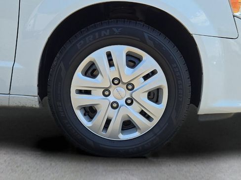 Used 2019 Dodge Grand Caravan SE FWD image 25