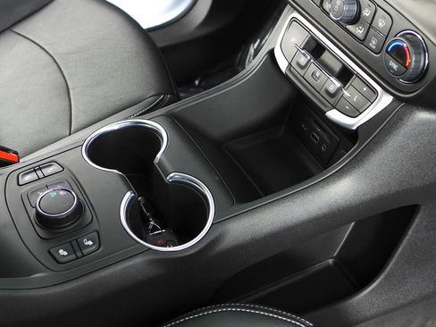 Used 2022 GMC Terrain SLT image 15