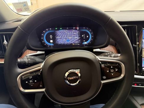 Used 2023 Volvo V60 B5 Cross Country Plus w/ Climate Package image 12