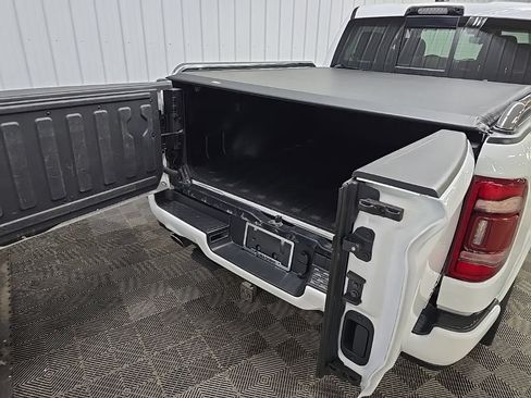 Used 2024 RAM 1500 Limited AWD/4WD image 12