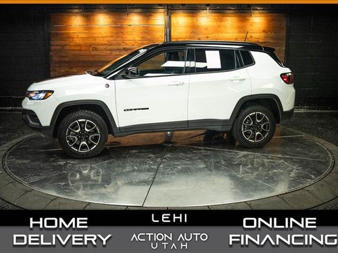 Used 2025 Jeep Compass Trailhawk AWD/4WD image 1