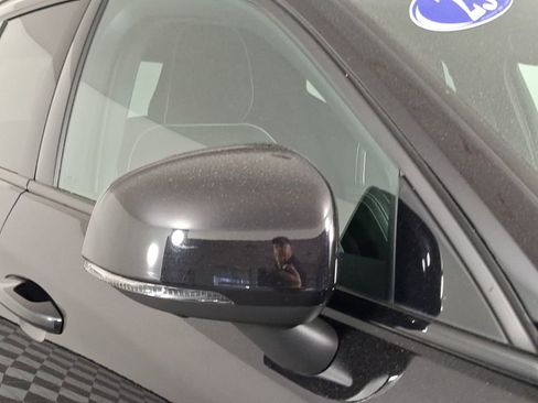 Used 2025 Volvo XC40 B5 Plus AWD/4WD image 6