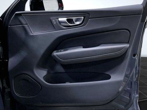 Certified 2025 Volvo XC60 B5 Plus image 25