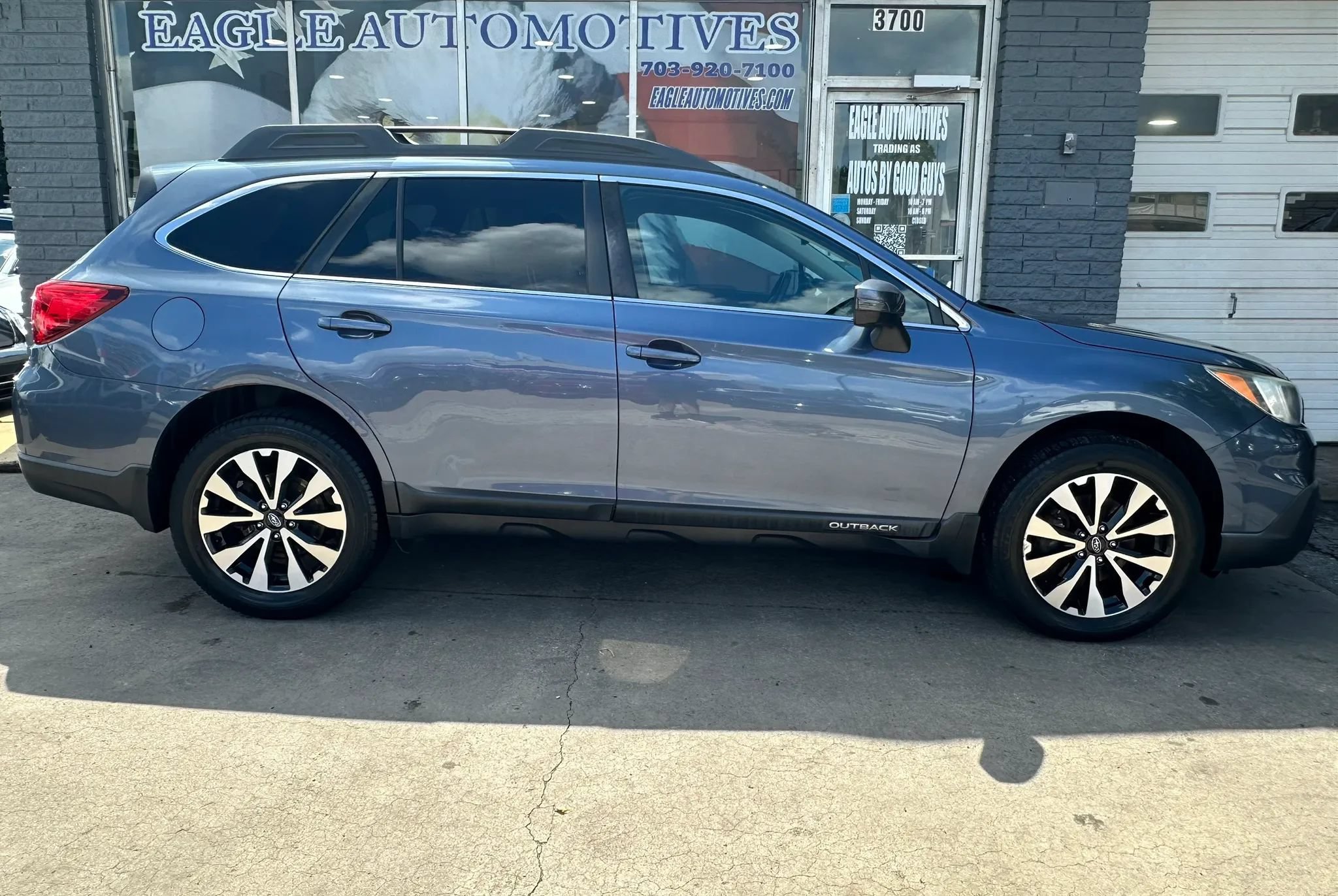 Used 2017 Subaru Outback 3.6R Limited AWD/4WD image 2