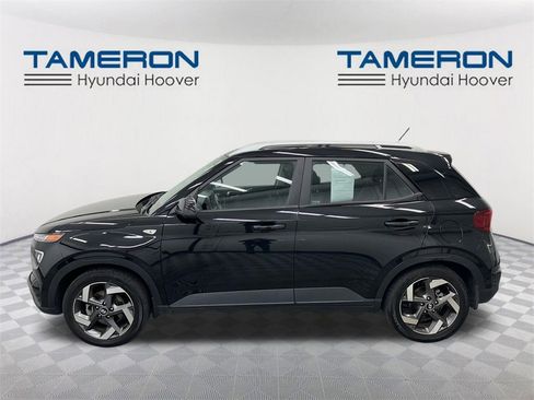Used 2023 Hyundai Venue SEL image 2